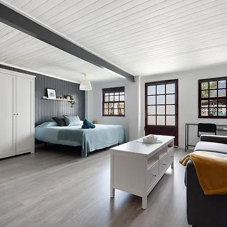 アパート Actors *